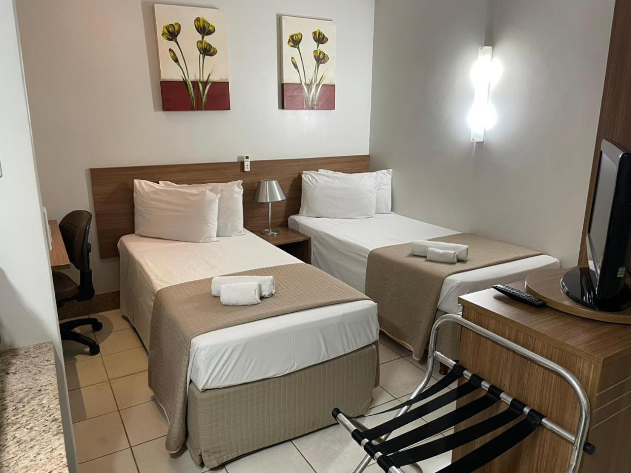 Sun Square Suites Hotel By Lual 戈亚尼亚 外观 照片